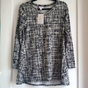 NWT Lularoe Elizabeth tunic